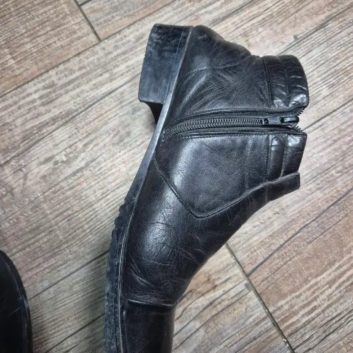 [BUNJANG] Black Leather Ankle Boots 270 / 노트르담 블랙 가죽 앵클 부츠270