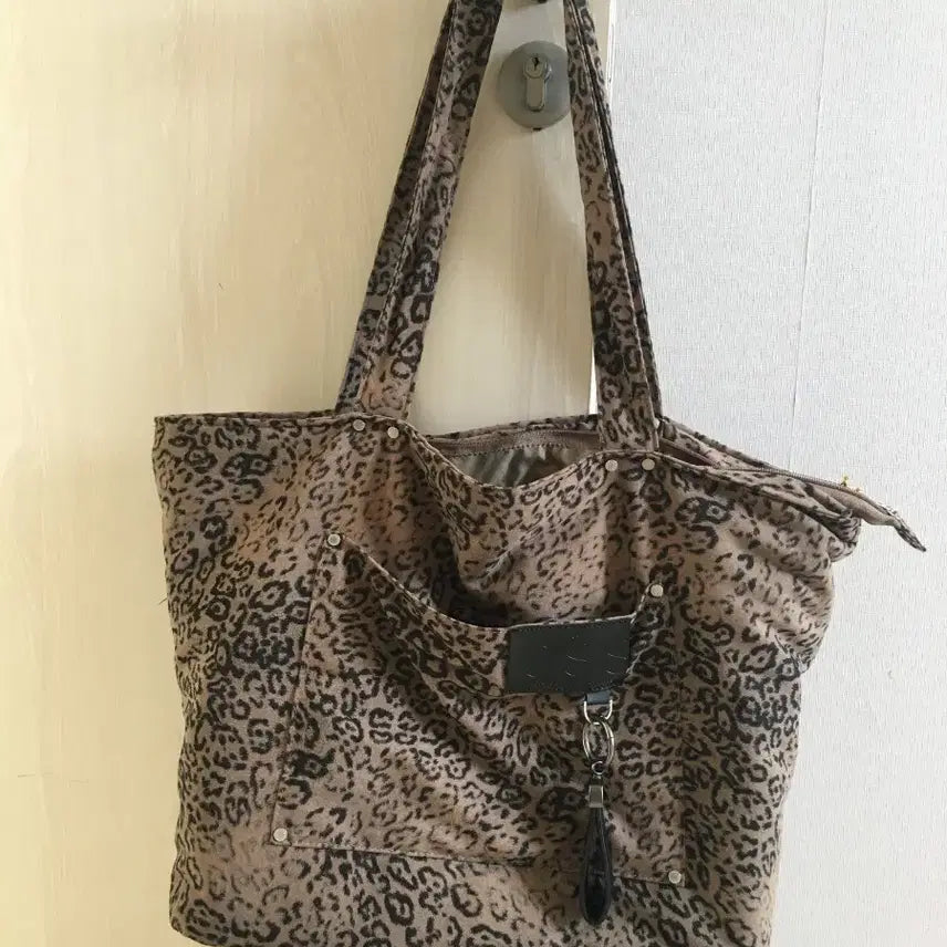[BUNJANG] Leopard Tote Bag / 쿨시스 레오파드 토트백 (1회 착용)