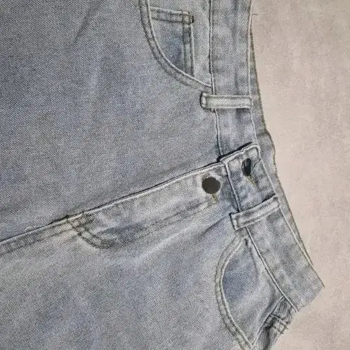 [BUNJANG] Denim Shorts S / 연청 데미지 컷팅 데님 반바지 S