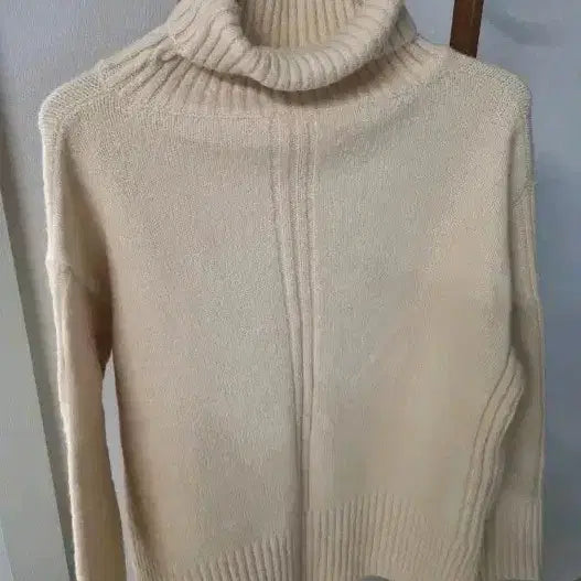 [BUNJANG] Ivory Turtleneck Knit Sweater / 아이보리색 터틀넥 니트 Free/실착 X