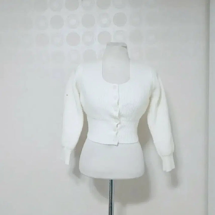 [BUNJANG] White Cropped Cardigan / 새것/흰가디건55/가디건55/흰니트55/크롭니트55/흰크롭가디건55