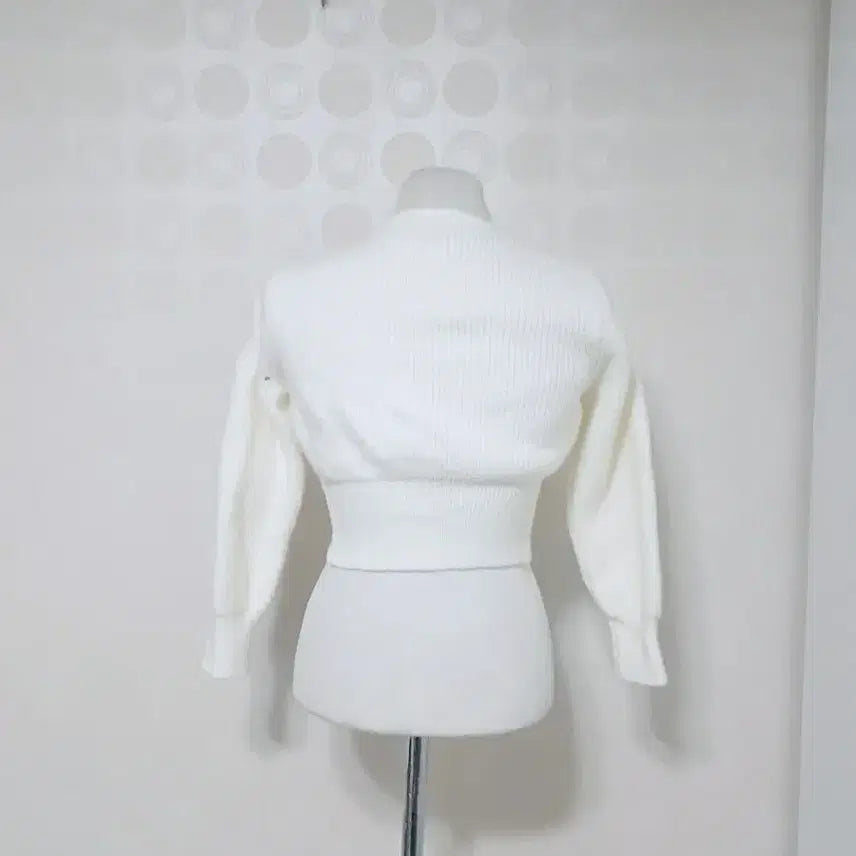 [BUNJANG] White Cropped Cardigan / 새것/흰가디건55/가디건55/흰니트55/크롭니트55/흰크롭가디건55