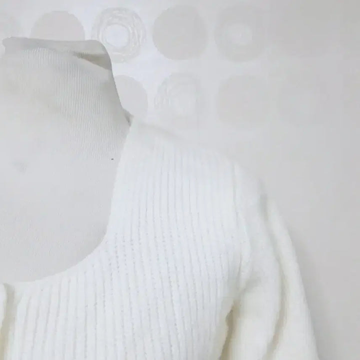 [BUNJANG] White Cropped Cardigan / 새것/흰가디건55/가디건55/흰니트55/크롭니트55/흰크롭가디건55