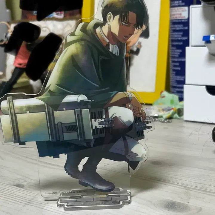 [BUNJANG] Attack on Titan Levi Acrylic Stand / 진격의 거인 리바이 아크릴 스탠드