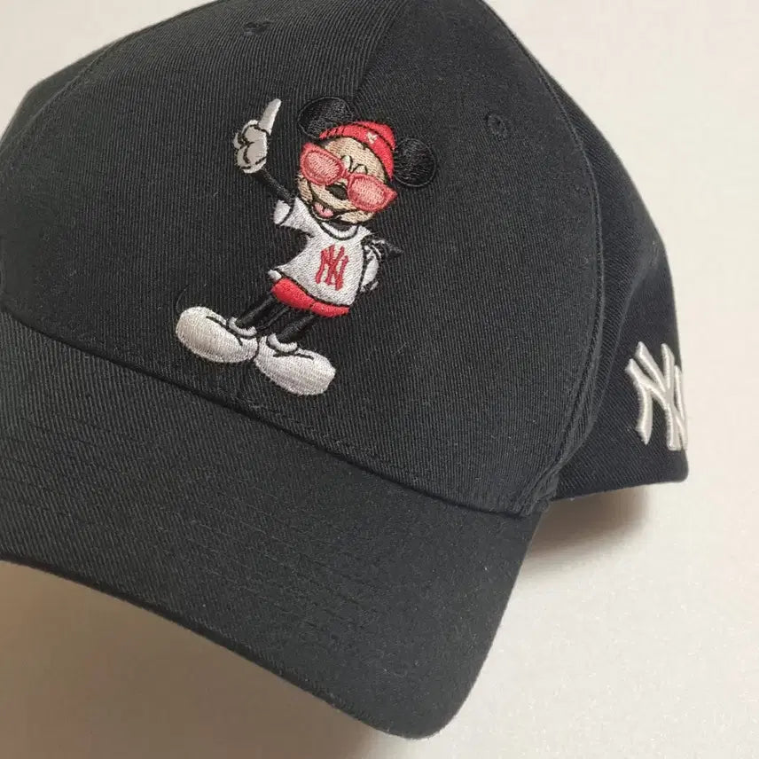 [BUNJANG] MLB New York Yankees Mickey Mouse Ball Cap Black / 힙하고 귀여워요!!! MLB 뉴욕 양키즈 미키마우스 볼캡 블랙