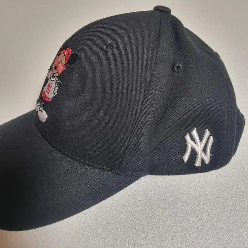 [BUNJANG] MLB New York Yankees Mickey Mouse Ball Cap Black / MLB 뉴욕 양키즈 미키마우스 볼캡 블랙