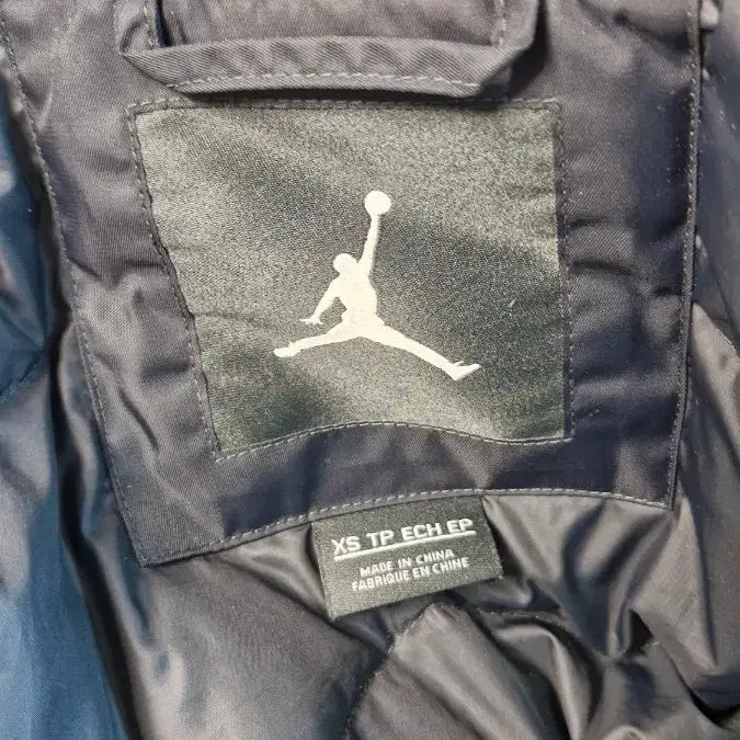 [BUNJANG] Nike Jordan Hooded Padded Jacket (XS) / 나이키조던(XS/여90) 블랙 후두패딩