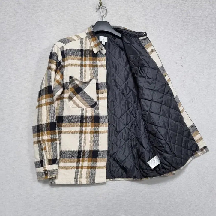 [SOLD OUT] 에이치앤엠 누빔 자켓 남95ㅡ0128