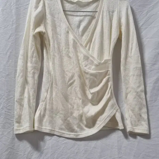 [BUNJANG] Ivory Wrap Style Long Sleeve T-Shirt / 아이보리 랩 스타일 긴팔 티셔츠
