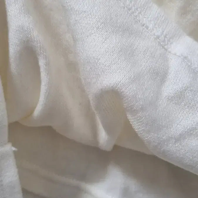 [BUNJANG] Ivory Wrap Style Long Sleeve T-Shirt / 아이보리 랩 스타일 긴팔 티셔츠