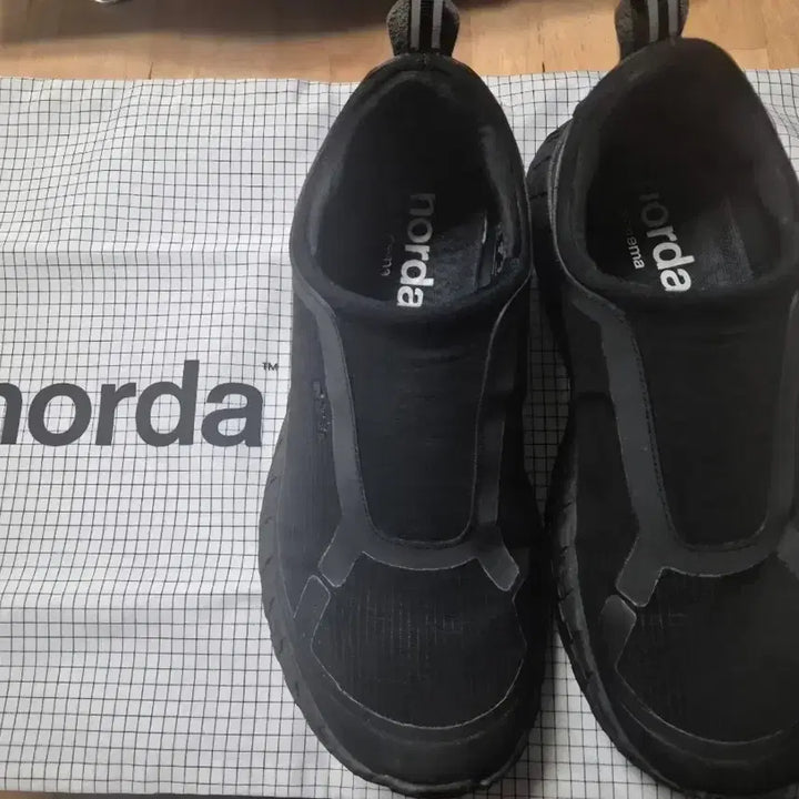 [BUNJANG] Norda 003 Slip-on Black Sneakers / norda 노다003 슬립온 블랙 스니커즈 265