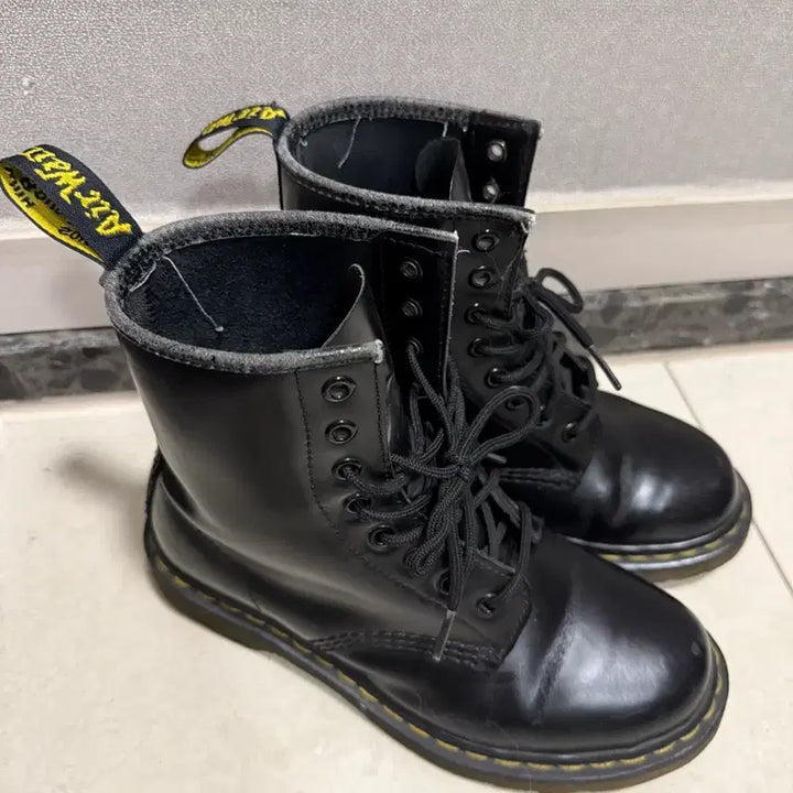 [BUNJANG] Dr. Martens 1460 8-Hole Boots Black UK4 / 닥터마틴 1460 8홀 부츠 블랙 UK4