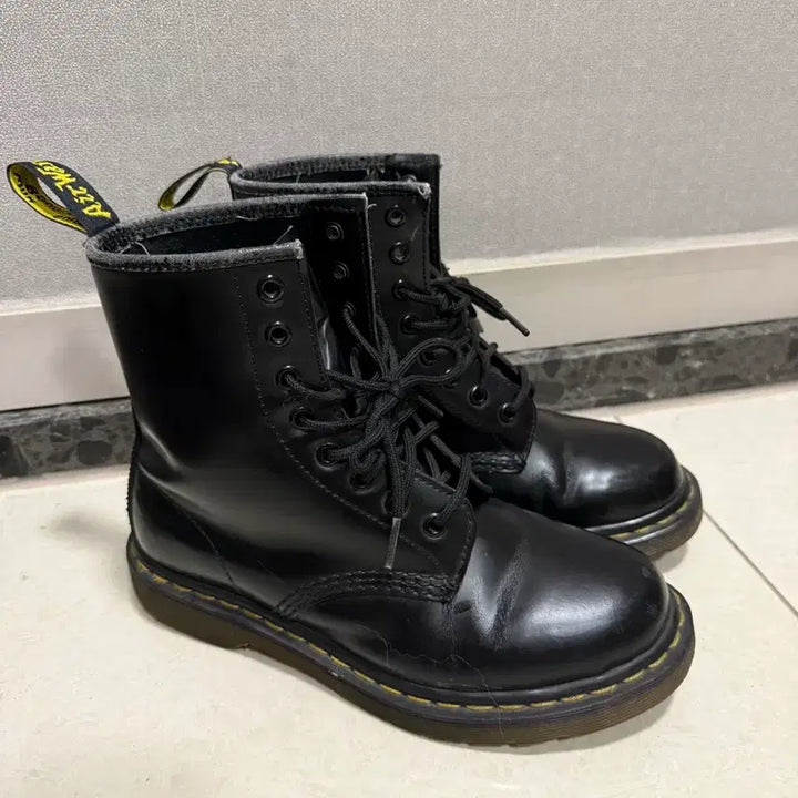 [BUNJANG] Dr. Martens 1460 8-Hole Boots Black UK4 / 닥터마틴 1460 8홀 부츠 블랙 UK4