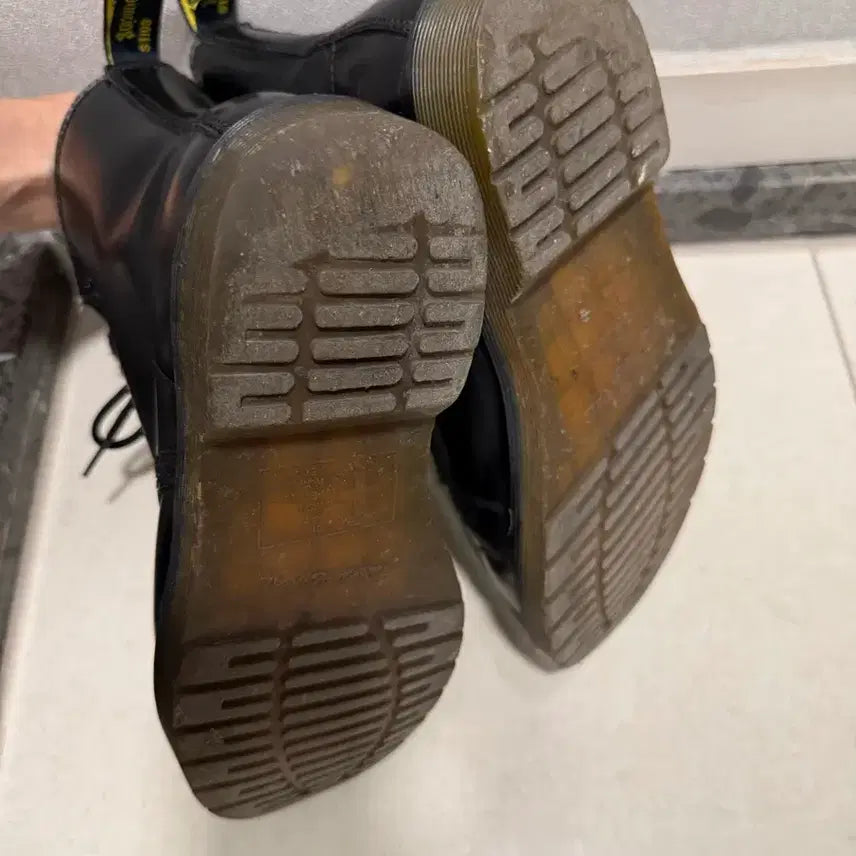 [BUNJANG] Dr. Martens 1460 8-Hole Boots Black UK4 / 닥터마틴 1460 8홀 부츠 블랙 UK4