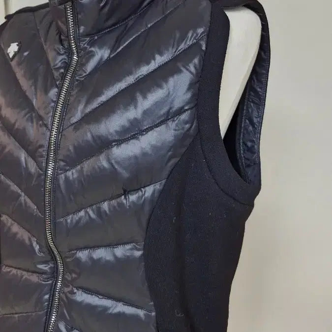 [BUNJANG] Descente (Women's 95) Goose Down Padded Vest Black / 데상트(여95) 구스다운 패딩 조끼 블랙