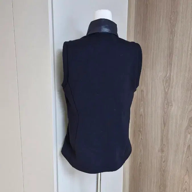 [BUNJANG] Descente (Women's 95) Goose Down Padded Vest Black / 데상트(여95) 구스다운 패딩 조끼 블랙