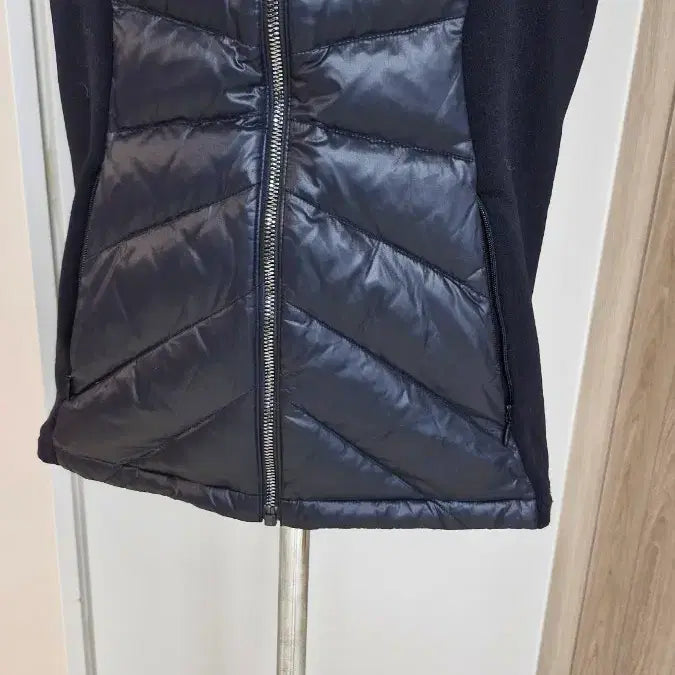 [BUNJANG] Descente (Women's 95) Goose Down Padded Vest Black / 데상트(여95) 구스다운 패딩 조끼 블랙