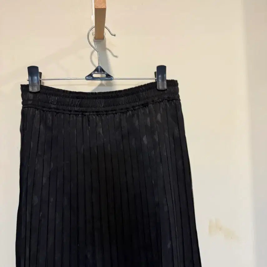 [BUNJANG] O'zoc Second Embroidered Dot Long Skirt / 오즈세컨 엠브로이드 도트 롱 스커트 블랙