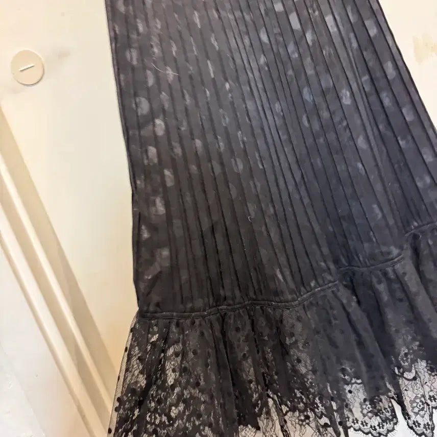 [BUNJANG] O'zoc Second Embroidered Dot Long Skirt / 오즈세컨 엠브로이드 도트 롱 스커트 블랙