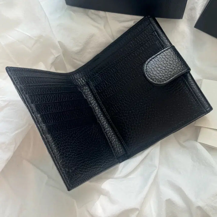[BUNJANG] Gucci Interlocking Leather Flap Women's Wallet / [정품] 구찌 인터로킹 가죽 플랩 여성 반지갑 금장 블랙