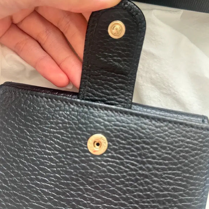 [BUNJANG] Gucci Interlocking Leather Flap Women's Wallet / [정품] 구찌 인터로킹 가죽 플랩 여성 반지갑 금장 블랙