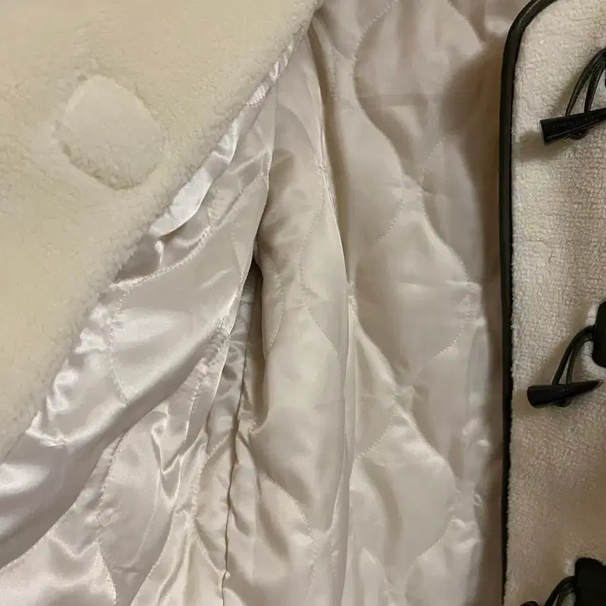 [BUNJANG] Komoninos Toggle Half Jacket Ivory Coat / 꼬모니노즈 토글 하프 자켓 아이보리 꼬모니노즈 코트