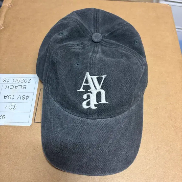 [SOLD OUT] 어반드레스 Aa Pigment Cap 차콜
