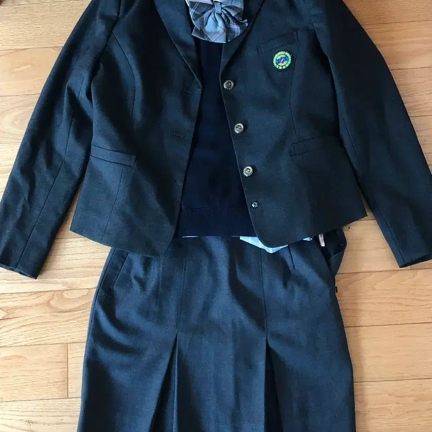 [BUNJANG] Gokban Middle School Winter Uniform Set / 곡반중 교복 동복세트