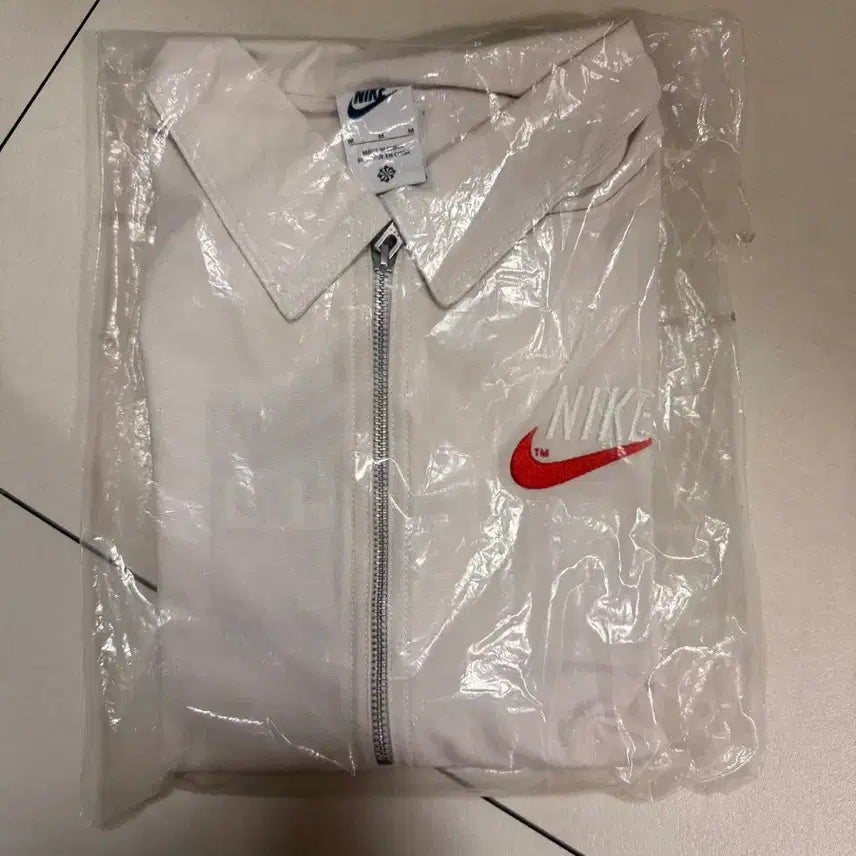 [BUNJANG] Nike White Red Swoosh Jacket (Size M) / 나이키 화이트 레드 스우시 자켓 M 사이즈