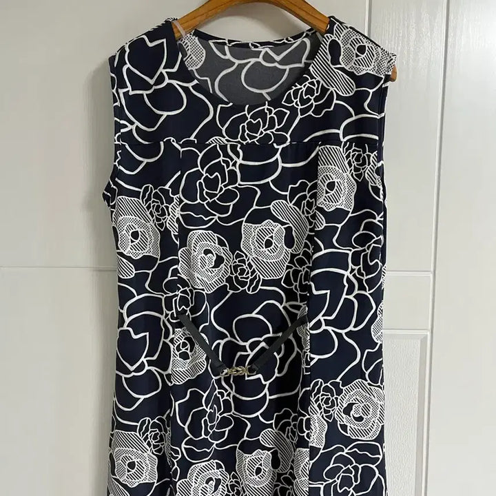 [BUNJANG] Vintage Floral Print Long Tank Top / (일본 수입 빈티지)나시 롱티셔츠 이너 꽃 캐주얼 정장 M-L