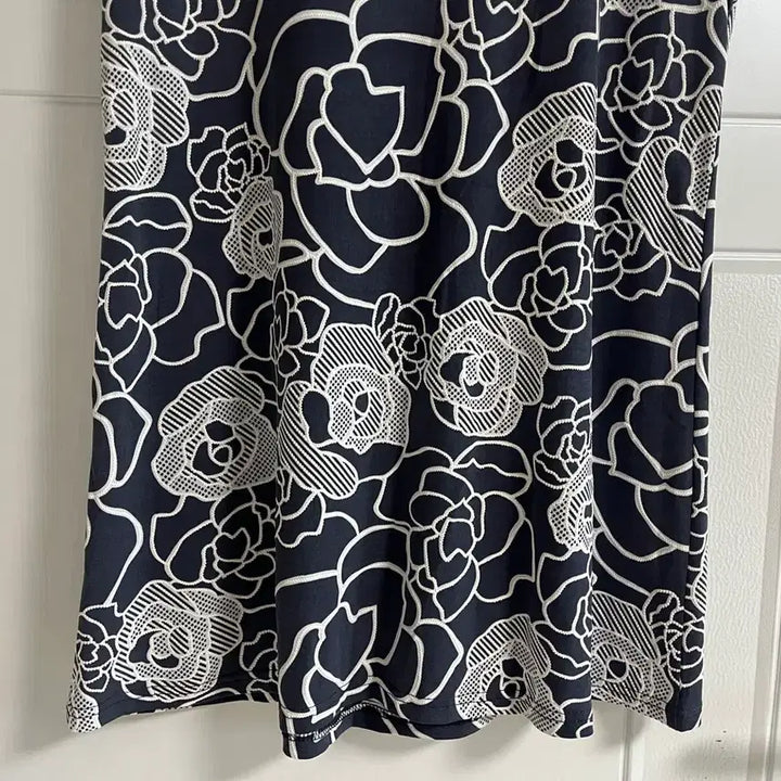 [BUNJANG] Vintage Floral Print Long Tank Top / (일본 수입 빈티지)나시 롱티셔츠 이너 꽃 캐주얼 정장 M-L