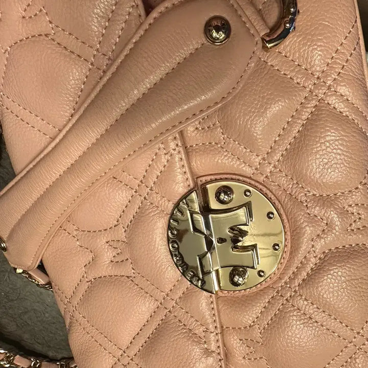 [BUNJANG] Metrocity Pink Quilted Crossbody Bag / 정품메트로시티가방