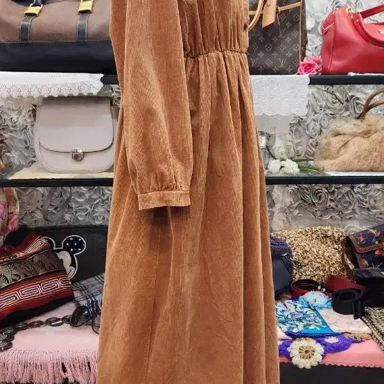 [BUNJANG] Milk Tea Corduroy Long Dress (55-66) / MILK TEA 코듀로이 롱원피스(55~66)