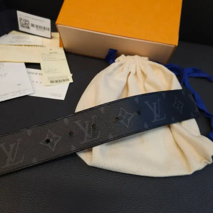 [SOLD OUT] 루이비통 이클립스 타이가 양면벨트 90 보증서 풀셋