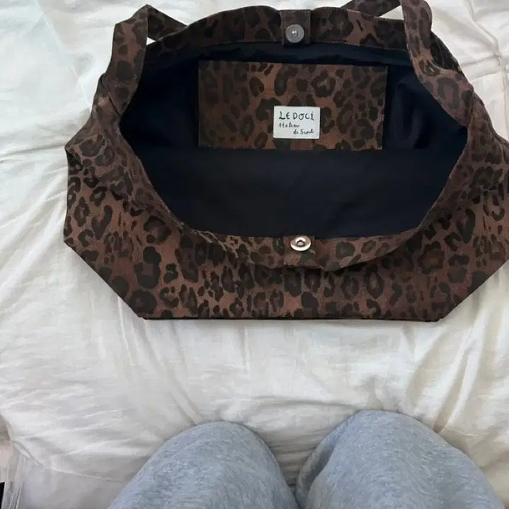 [BUNJANG] Xdinary Heroes Leemel Bag / 이도씨 르멜백