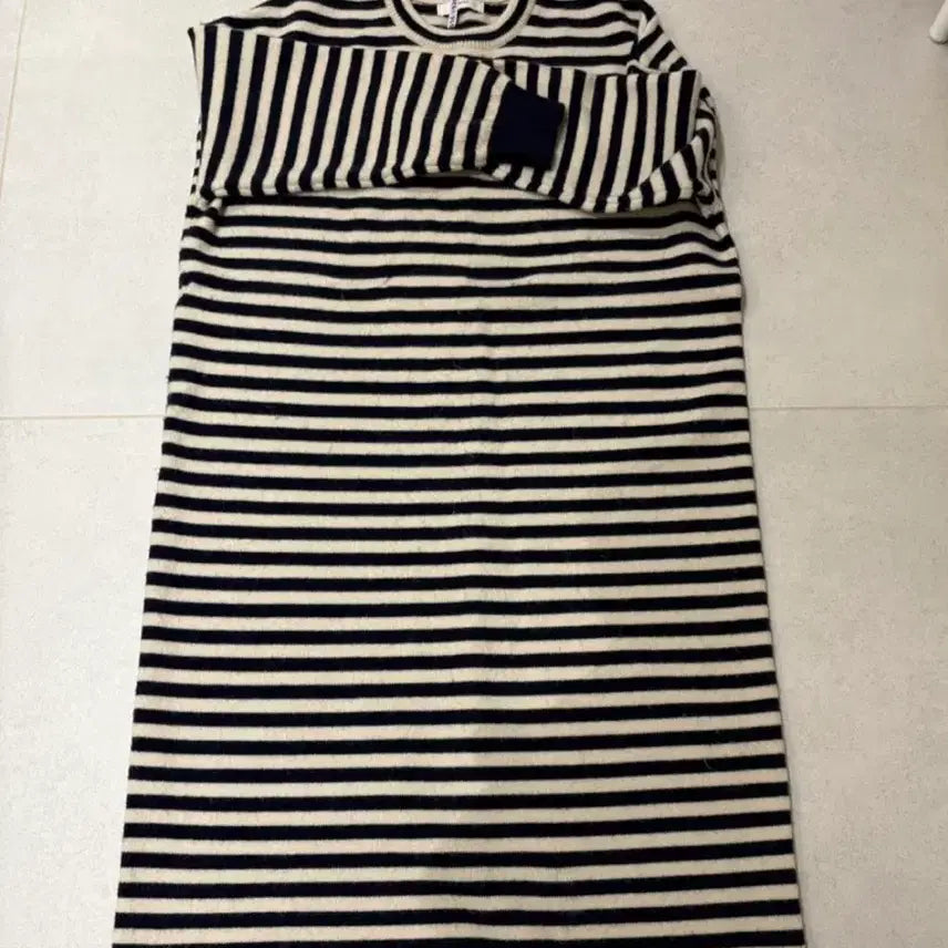 [BUNJANG] 니트 롱 원피스 베이지, 스트라이프 원피스 일괄 / 니트 롱 원피스 베이지, 스트라이프 원피스 일괄