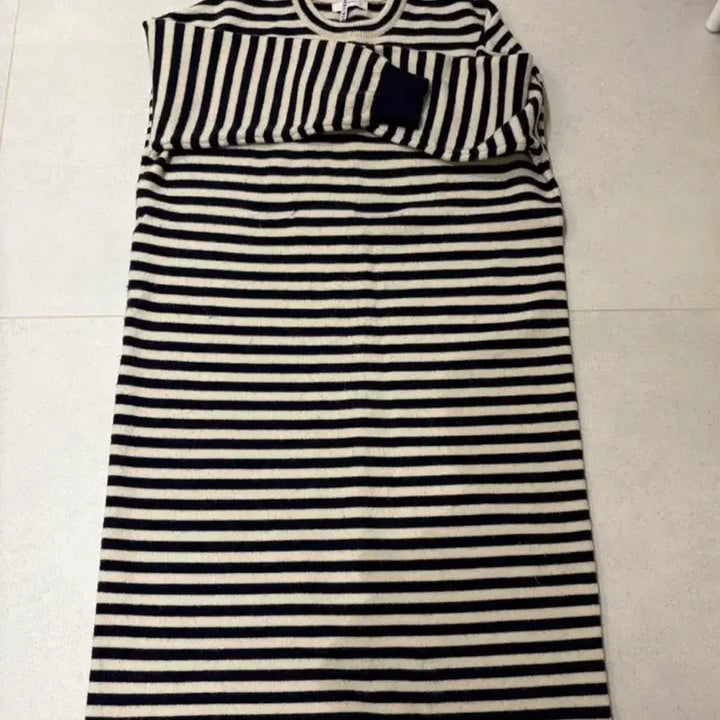 [BUNJANG] 니트 롱 원피스 베이지, 스트라이프 원피스 일괄 / 니트 롱 원피스 베이지, 스트라이프 원피스 일괄