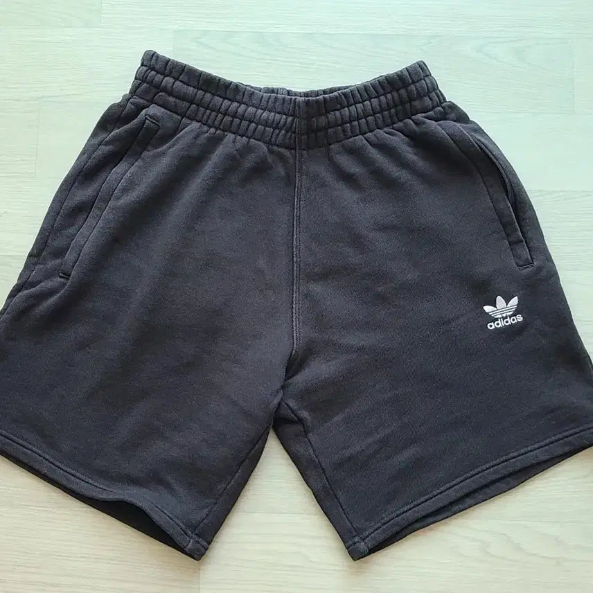 [BUNJANG] Adidas Essential Shorts Black / [S] 아디다스 에센셜 숏 팬츠 블랙 판매