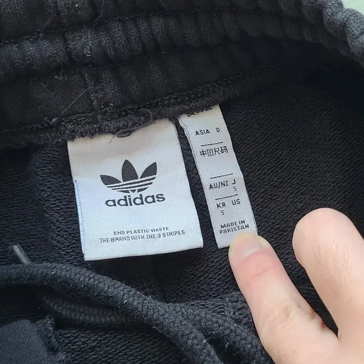 [BUNJANG] Adidas Essential Shorts Black / [S] 아디다스 에센셜 숏 팬츠 블랙 판매