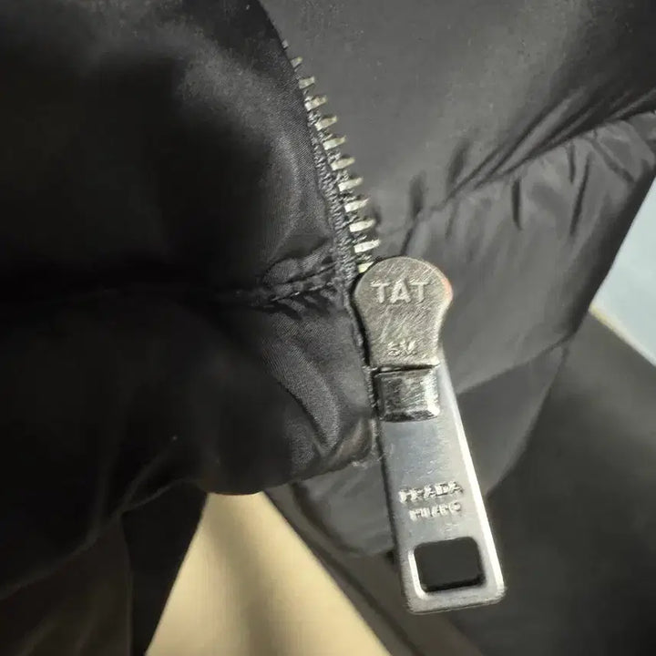 [BUNJANG] Prada Re-Nylon Triangle Logo Down Jacket / 프라다 리나일론 삼각로고 패딩 다운 재킷 54사이즈 SGY091 블랙