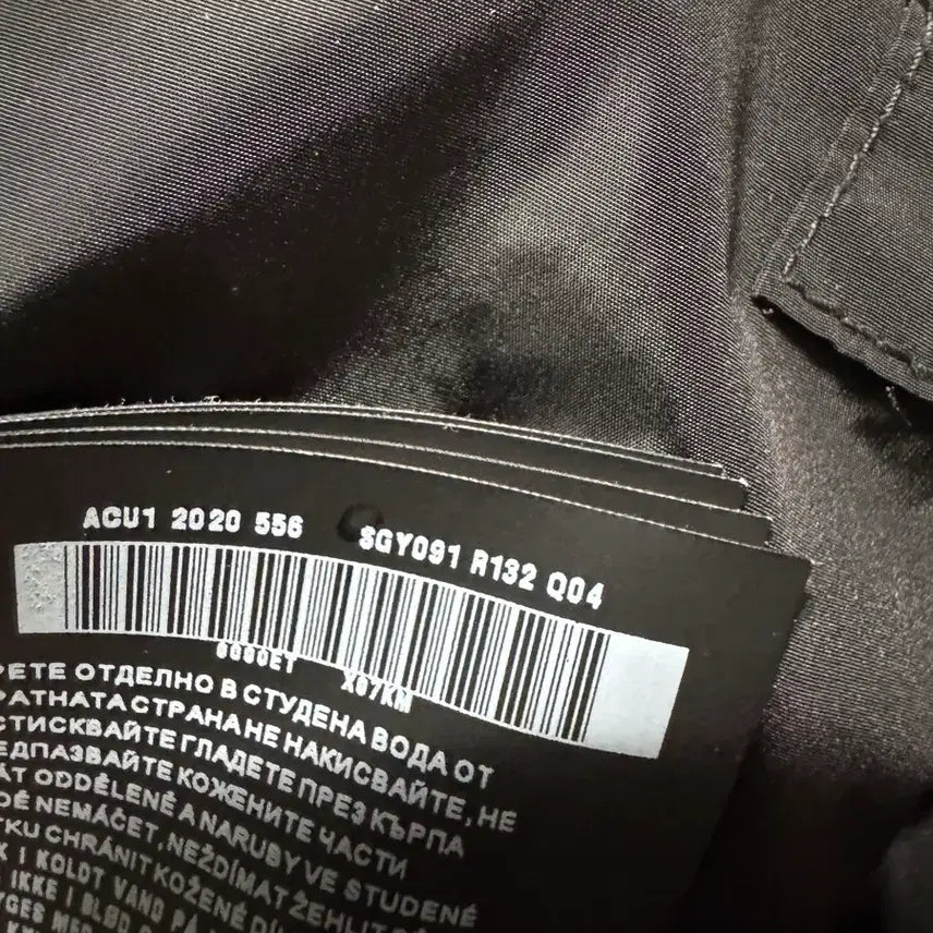 [BUNJANG] Prada Re-Nylon Triangle Logo Down Jacket / 프라다 리나일론 삼각로고 패딩 다운 재킷 54사이즈 SGY091 블랙