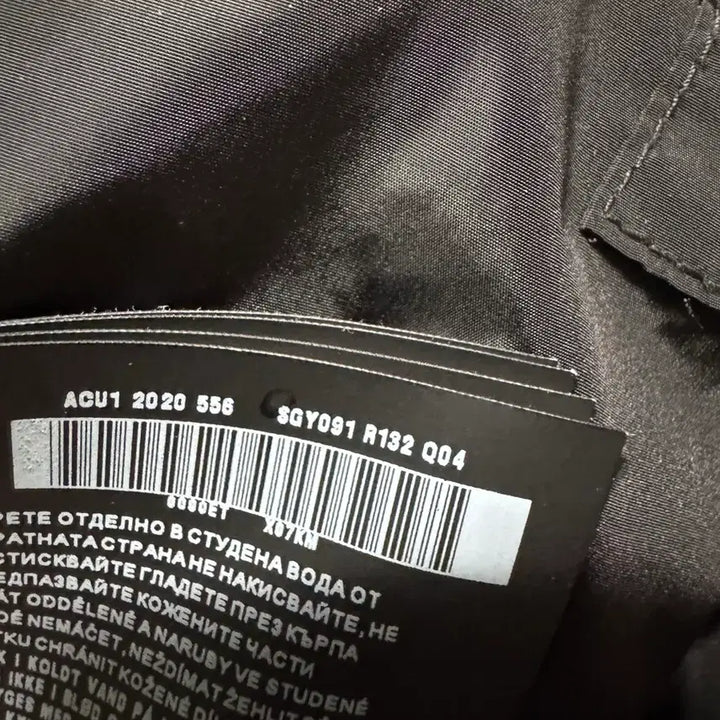 [BUNJANG] Prada Re-Nylon Triangle Logo Down Jacket / 프라다 리나일론 삼각로고 패딩 다운 재킷 54사이즈 SGY091 블랙