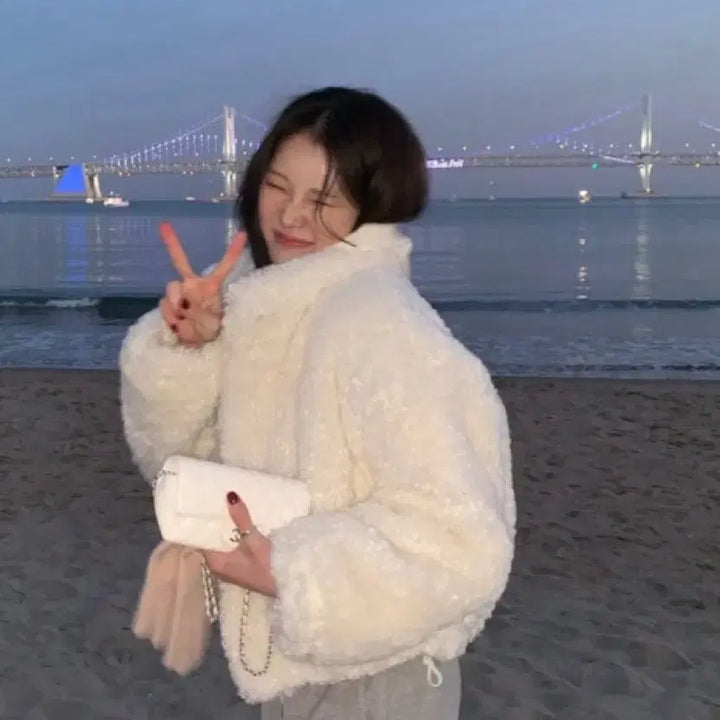 [BUNJANG] Lazy Shop Padding Ivory / 레이지샵 퍼패딩 아이보리