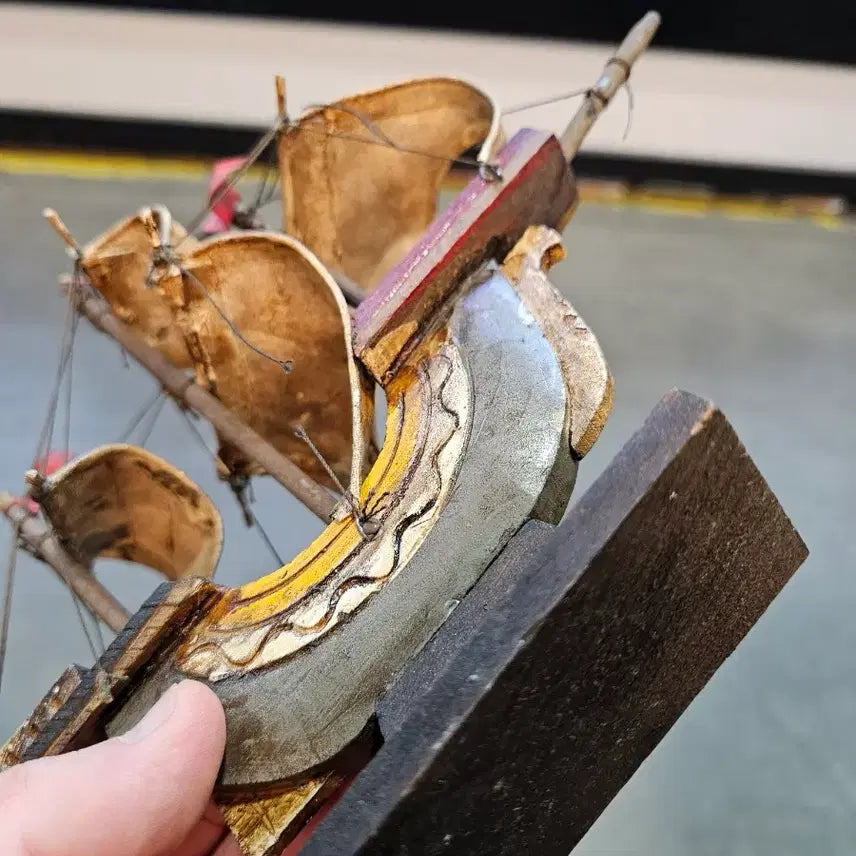 [BUNJANG] Vintage Spanish Sailing Ship Model with Leather Sails / 빈티지 범선 모형 장식 배 함선 스페인 가죽 돛