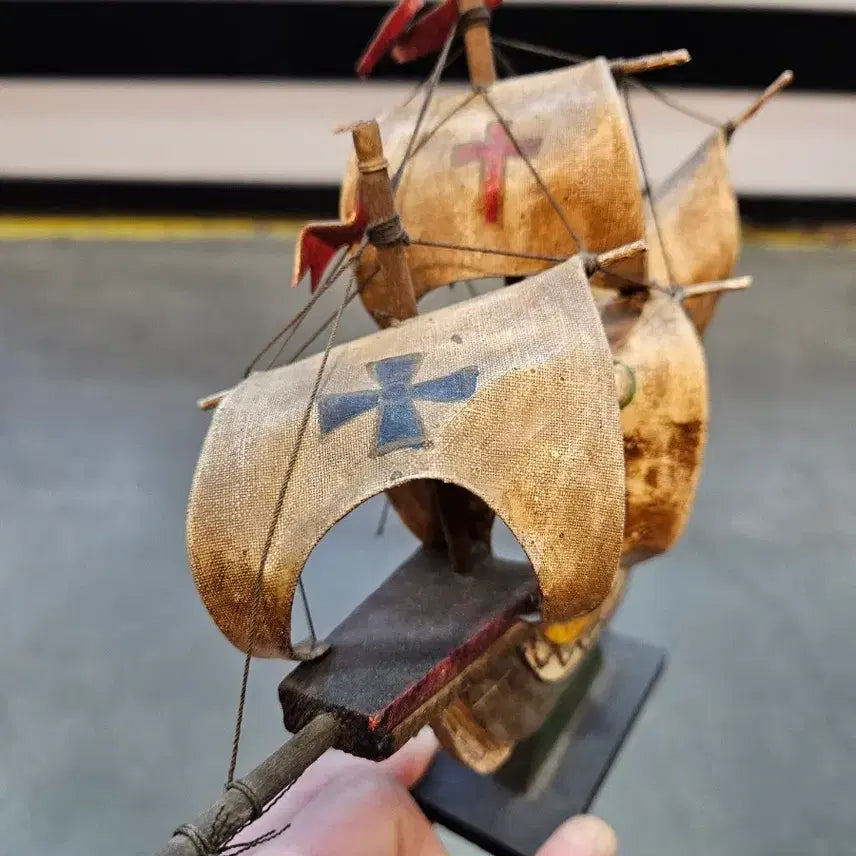 [BUNJANG] Vintage Spanish Sailing Ship Model with Leather Sails / 빈티지 범선 모형 장식 배 함선 스페인 가죽 돛