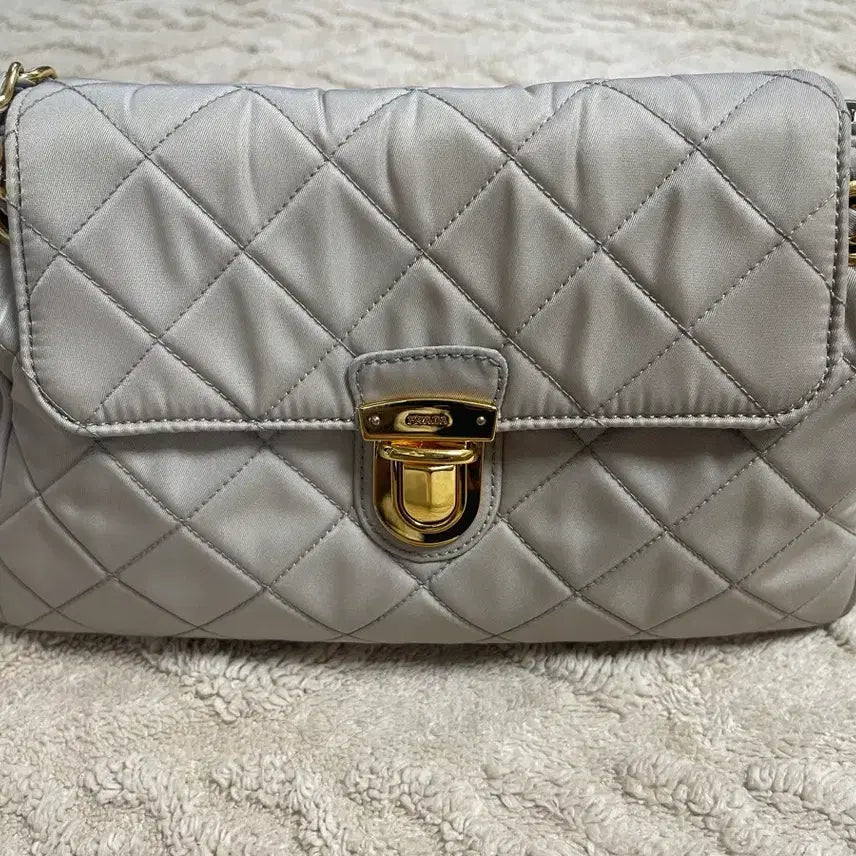 [BUNJANG] Prada Ivory Quilted Chain Bag / 프라다 플랩 체인백 아이보리 숄더백 퀼팅 가방
