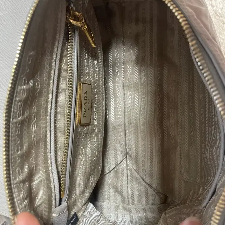 [BUNJANG] Prada Ivory Quilted Chain Bag / 프라다 플랩 체인백 아이보리 숄더백 퀼팅 가방
