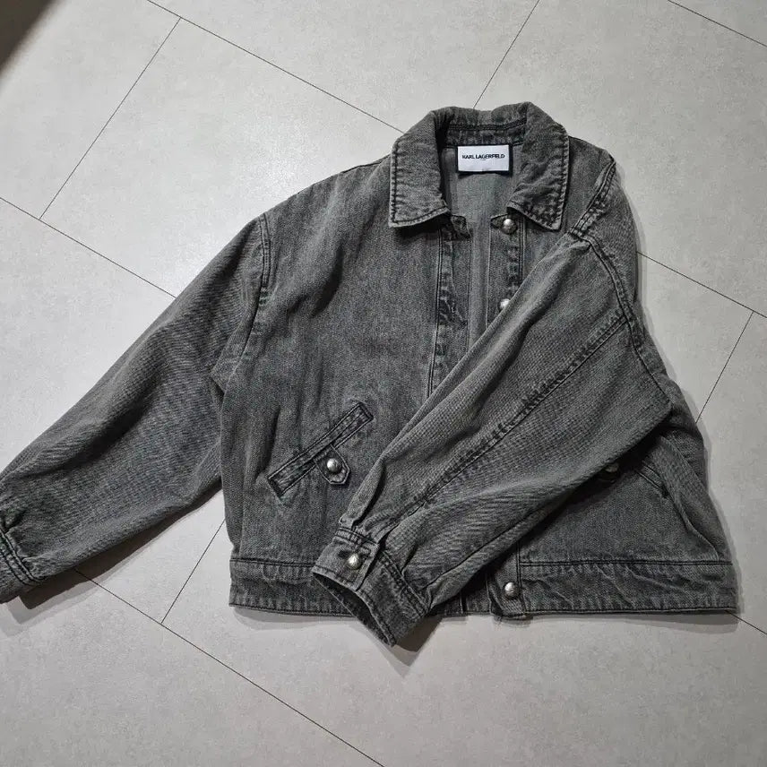 [BUNJANG] Karl Lagerfeld Gray Denim Jacket / 24년 칼 라거펠트 그레이 데님 자켓 / 세미오버핏