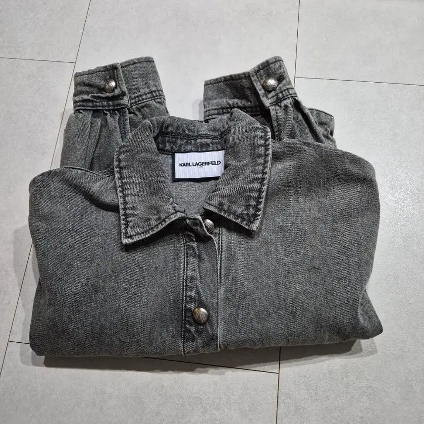 [BUNJANG] Karl Lagerfeld Gray Denim Jacket / 24년 칼 라거펠트 그레이 데님 자켓 / 세미오버핏