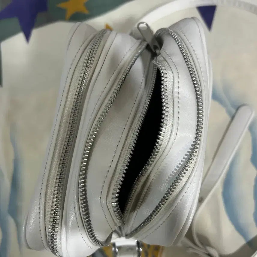 [BUNJANG] Comme des Garcons White Crossbody Bag / 꼼데가르송 화이트크로스백